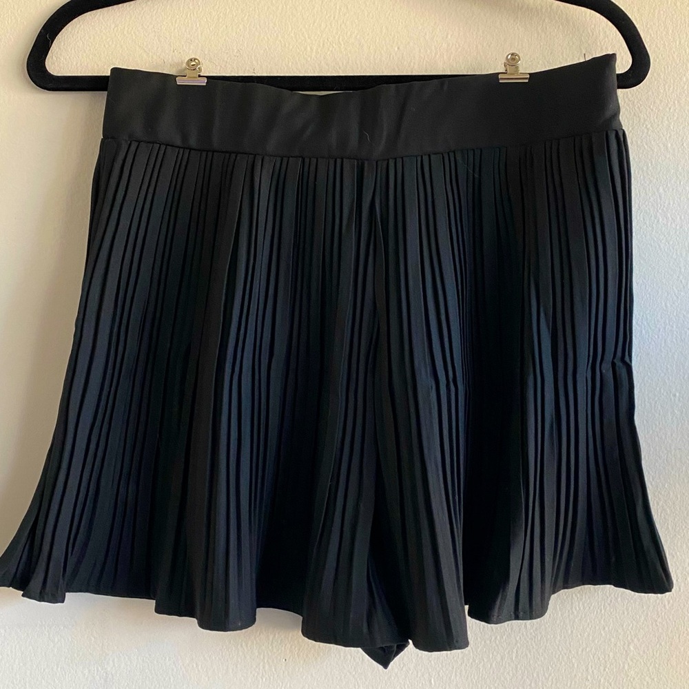 Black Zara skort